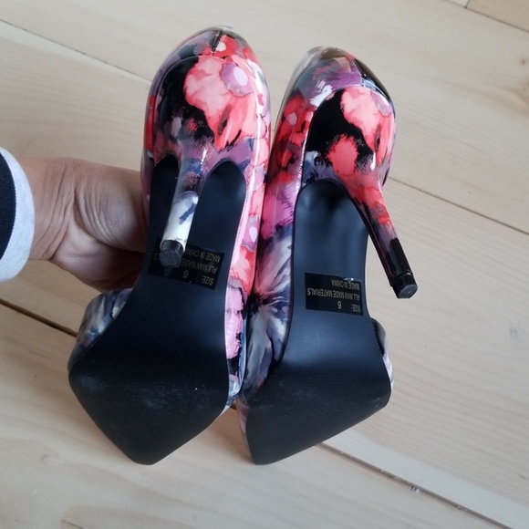Floral Qupid heel shoes - Picture 4 of 4